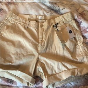 gap khaki shorts